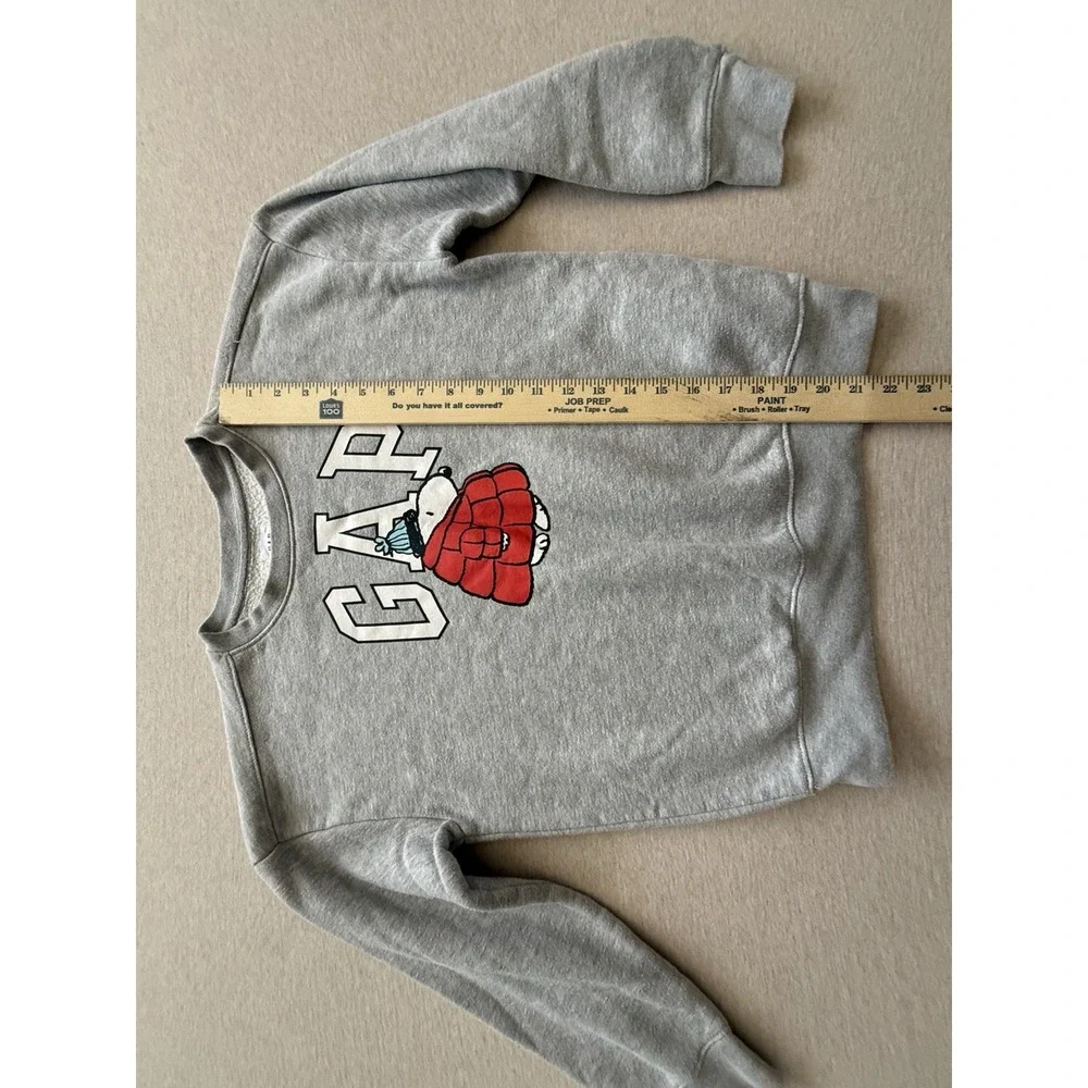 Gap Kids Snoopy Christmas Gray Sweater Pull Over